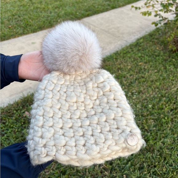 Mischa lampert beanie xl pom - Picture 4 of 4